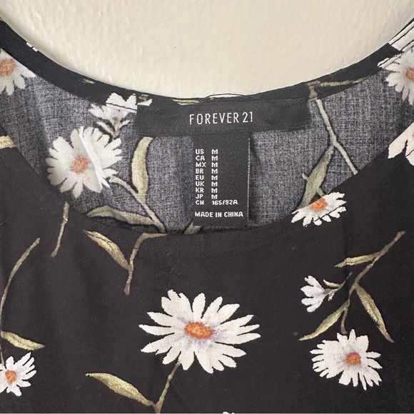 | f21 • daisy days sleeveless romper | - Picture 10 of 14